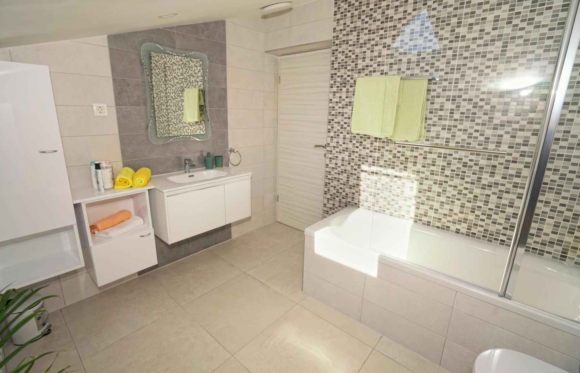Riviera Blue Apartments With Seaview, Private Whirlpools And Parking Near Opatija Opric 外观 照片