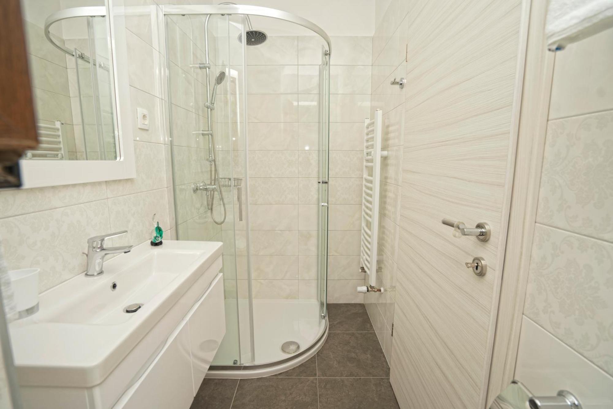 Riviera Blue Apartments With Seaview, Private Whirlpools And Parking Near Opatija Opric 外观 照片
